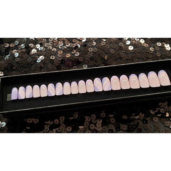 Melanie Press On Nail Set - Picture 2 of 2